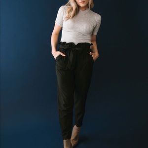 Albion Bow Belt Capri